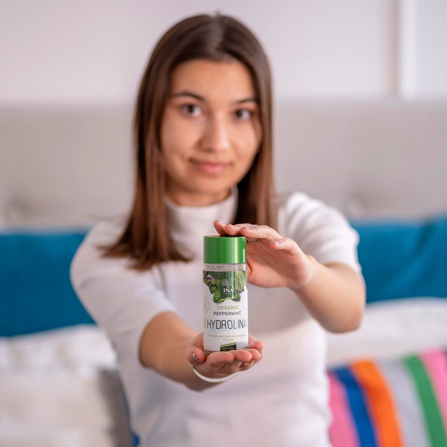 Organiczna woda z Mięty Pieprzowej - Hydrolina do Napinania i Zmatowienia skóry