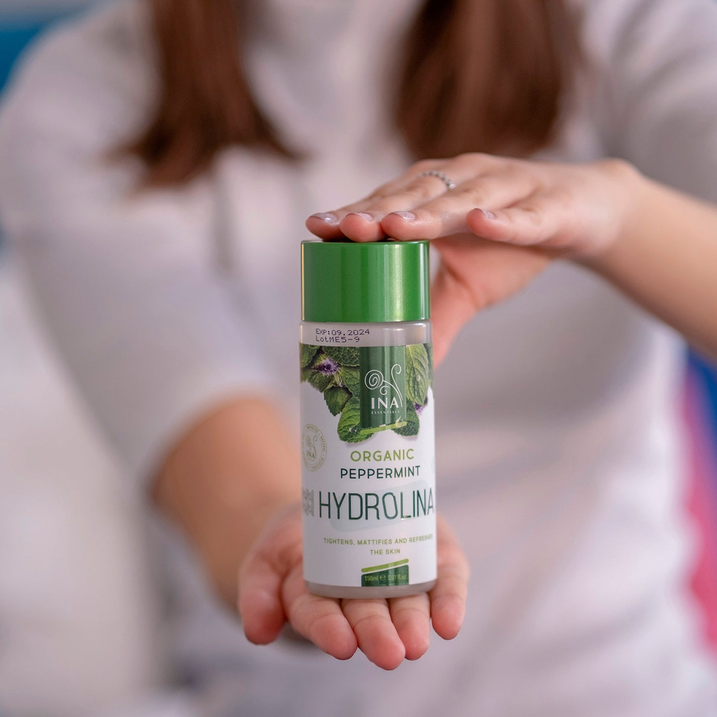 Organiczna woda z Mięty Pieprzowej - Hydrolina do Napinania i Zmatowienia skóry