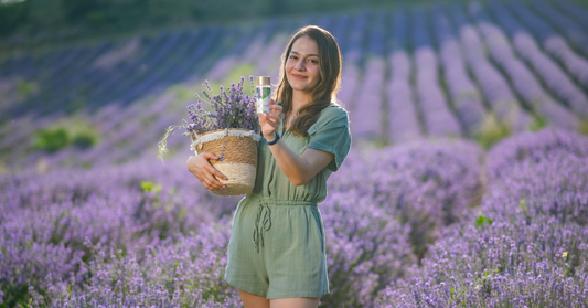 Mapa twarzy trądzikowej: Co mówią o nas wypryski w różnych strefach twarzy?