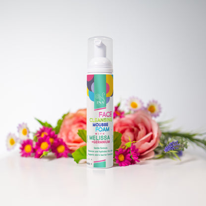 Naturalna pianka oczyszczająca do twarzy z melisą i geranium – odpowiednia dla każdego rodzaju skóry